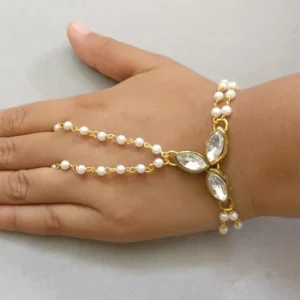 Tiny Closet Ring Chain With 3 Stones - White & Golden